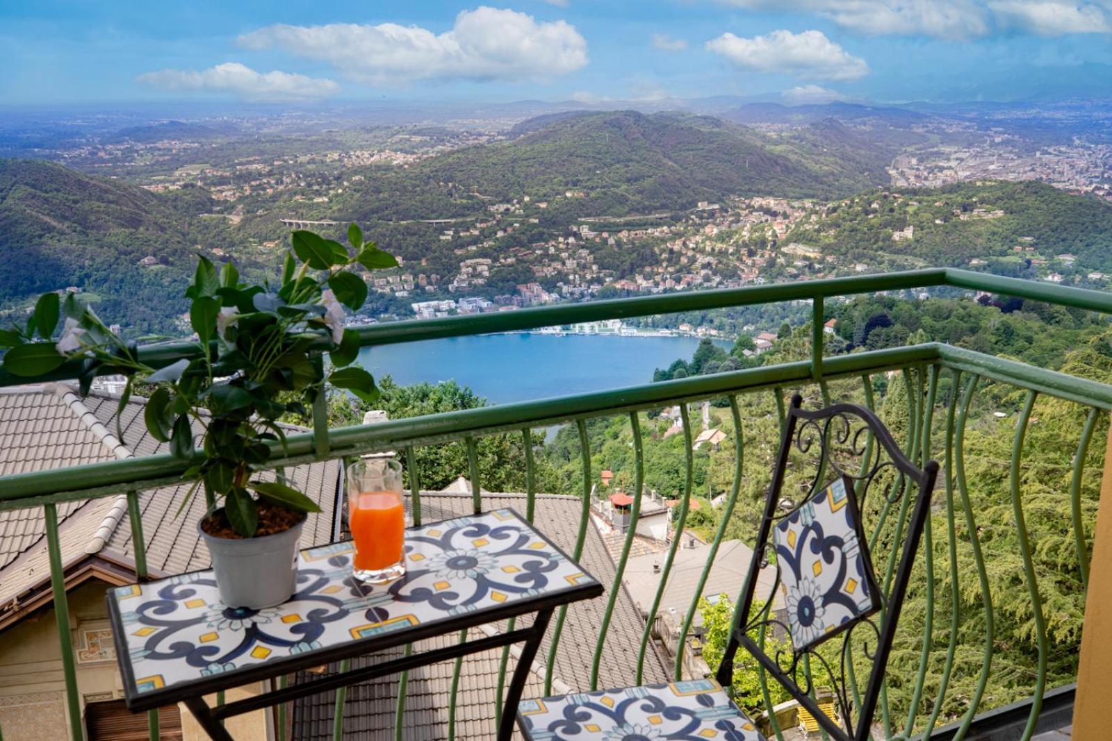 Hotel Vista Lago Brunate Esterno foto