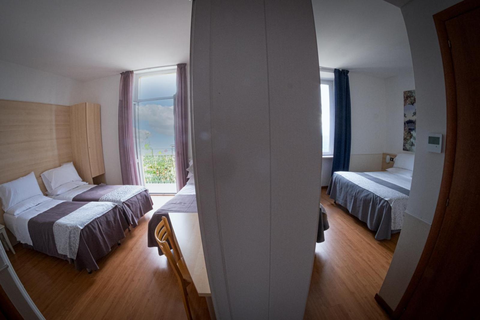 Hotel Vista Lago Brunate Esterno foto