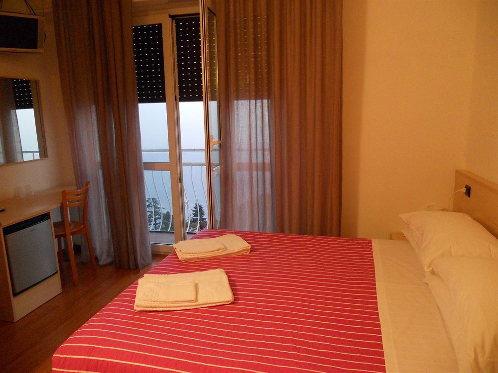 HOTEL VISTA LAGO BRUNATE 3 Italia da 111 HOTELMIX